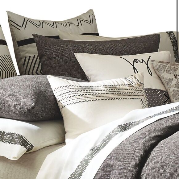 NEW Ellen Degeneres
Mombasa Pillow Sham - Picture 4 of 4